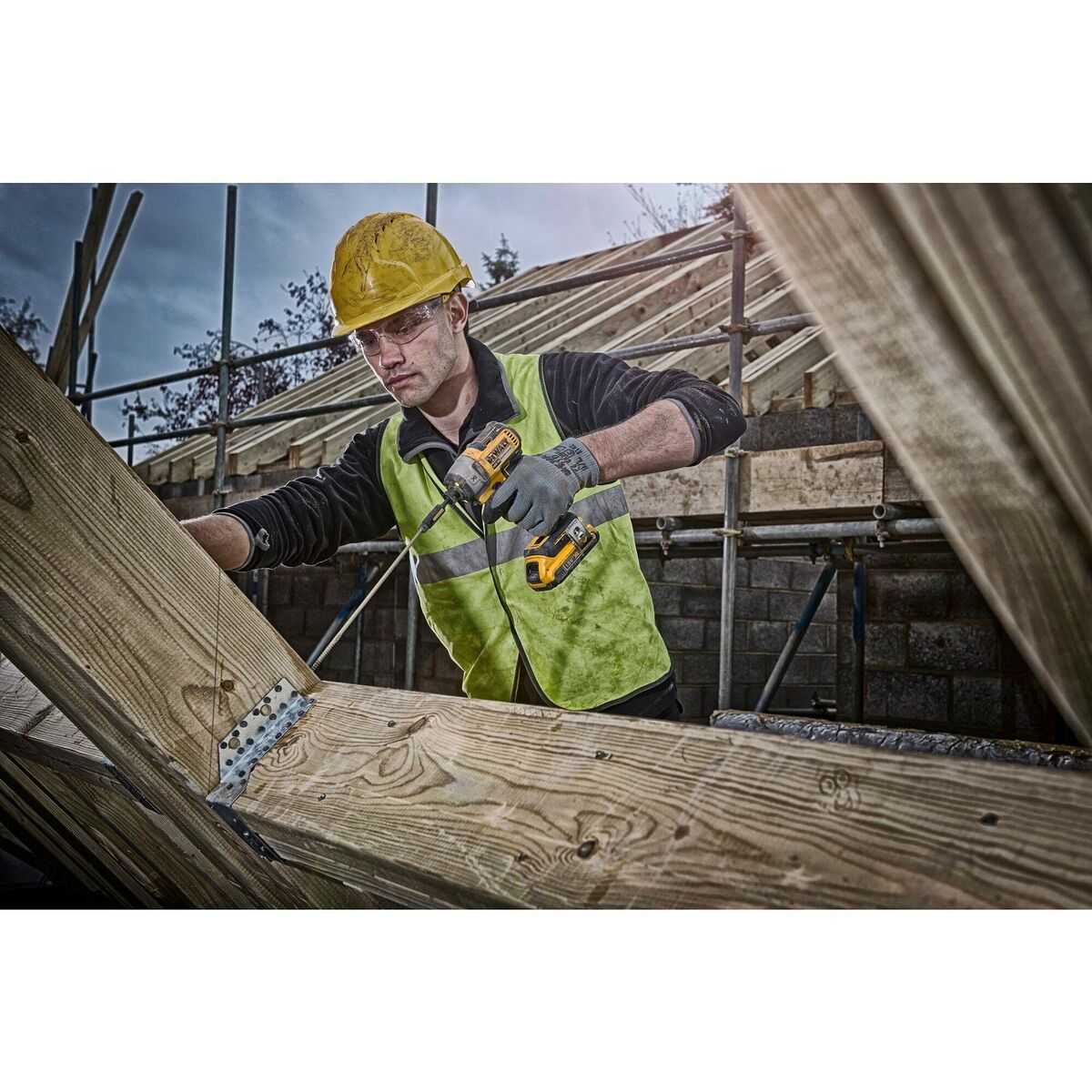 V5H6D9318108F0D40DFC8A5E58F22F5FD26R3459821P5